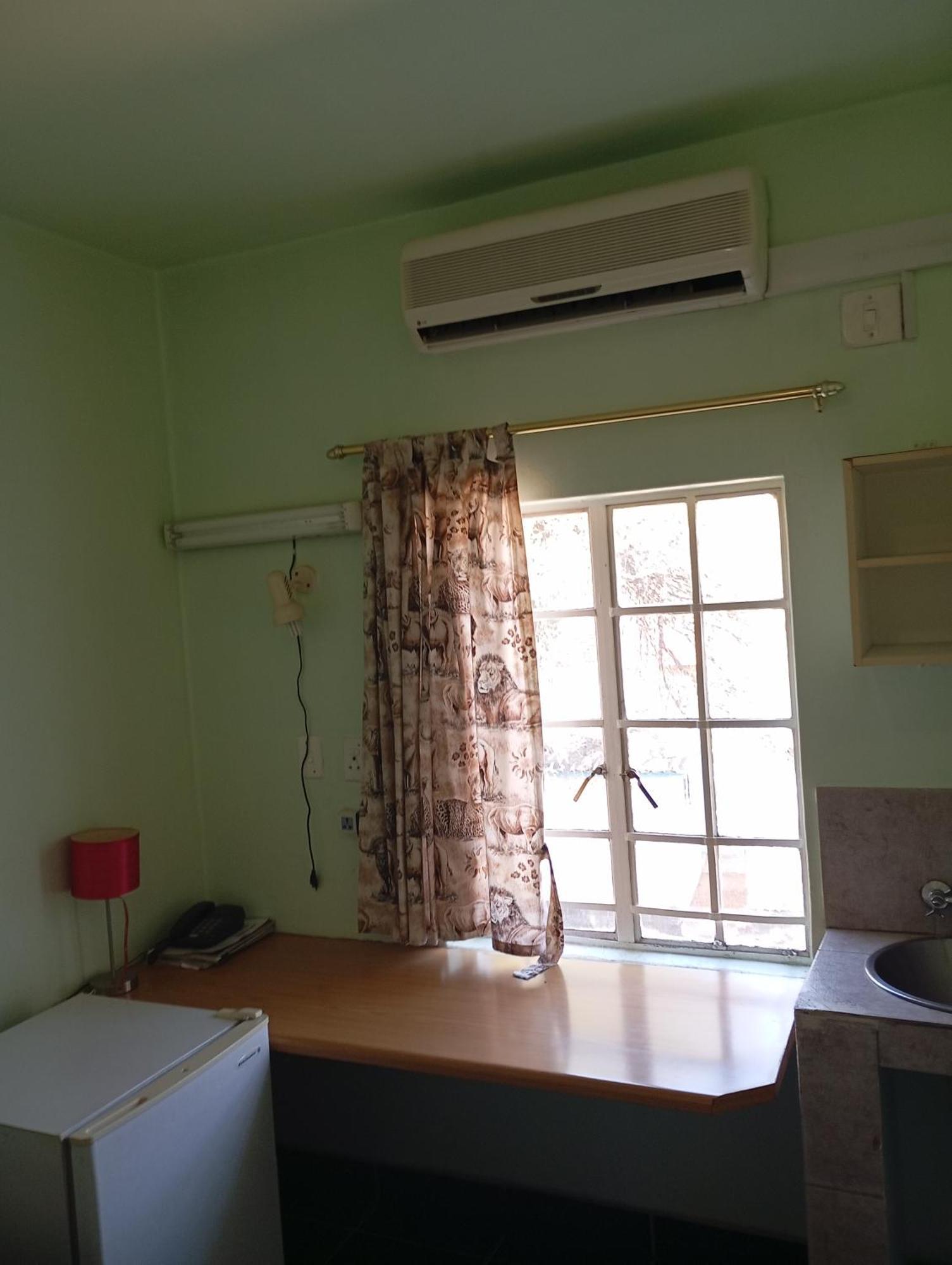 Brackendene Lodge Γκαμπορόνε Εξωτερικό φωτογραφία