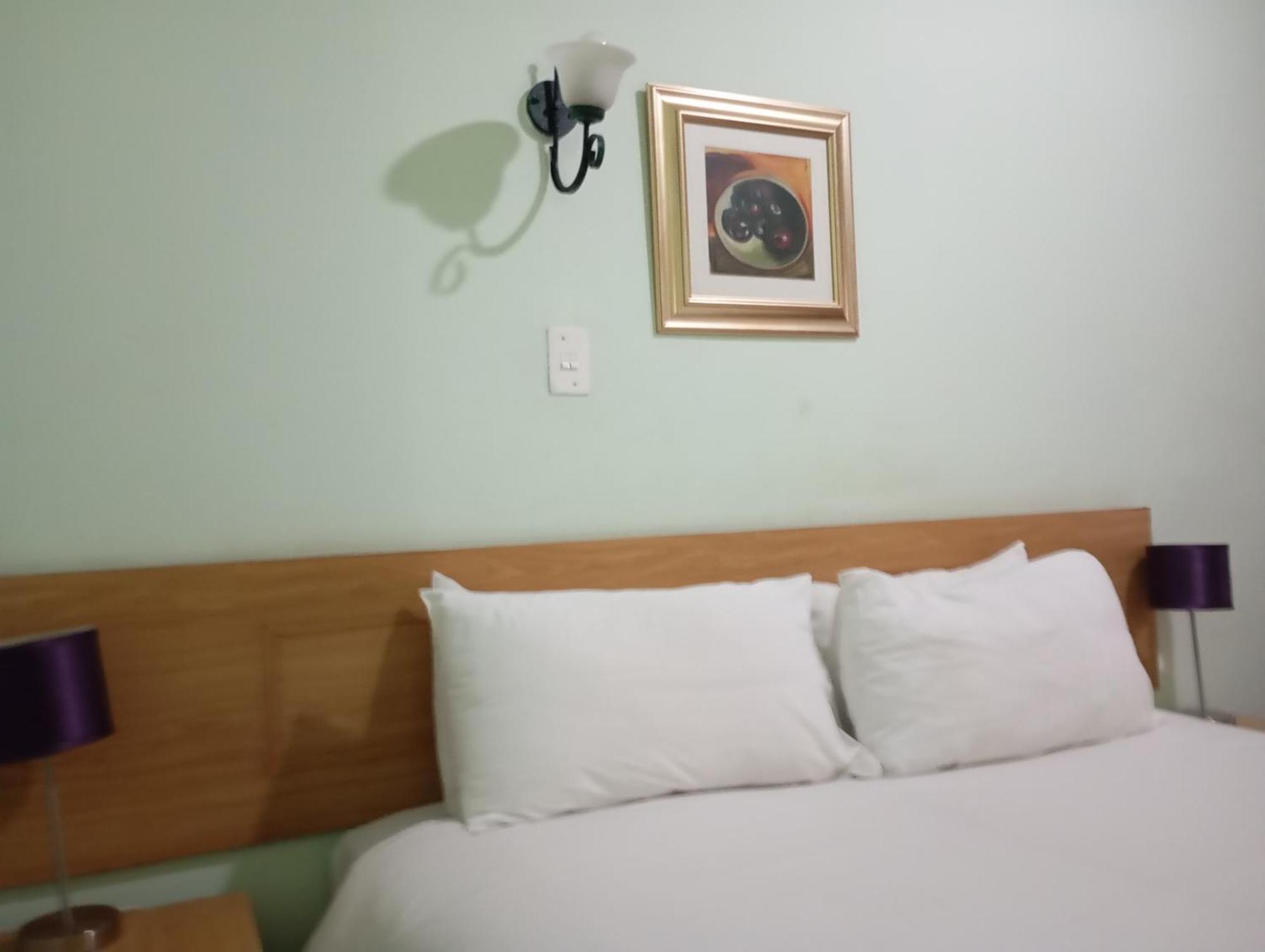 Brackendene Lodge Γκαμπορόνε Εξωτερικό φωτογραφία